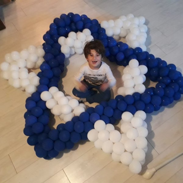 עיצוב בלונים ליום העצמאות - מגן דוד מבלונים