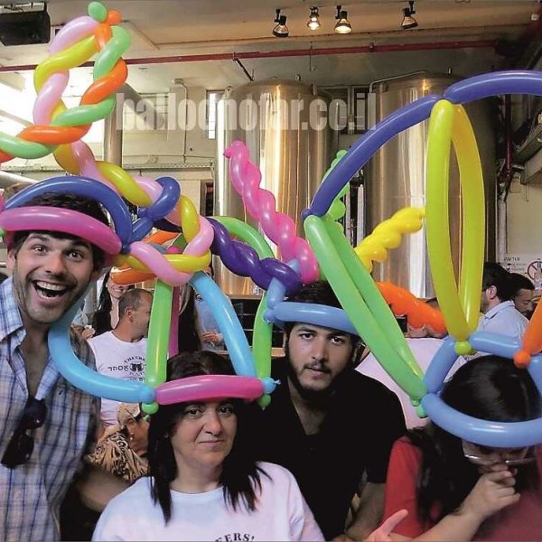 עותק-של-כובעי-בלונים-לרחבת-הריקודים_optimized
